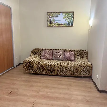 Quiet 1st Floor Flat On Troitska Near Shevchenko Park Center
