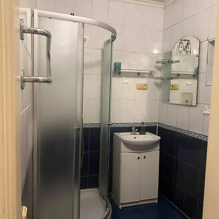 Apartment Quiet 1st Floor Flat On Troitska Near Shevchenko Park Center Odesa